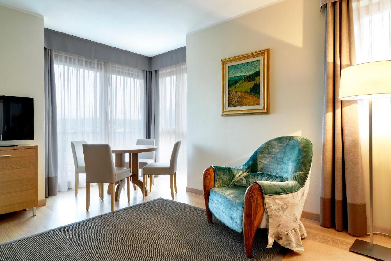 Art & Design Hotel Napura Terlano Bagian luar foto