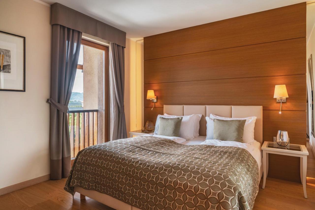 Art & Design Hotel Napura Terlano Bagian luar foto