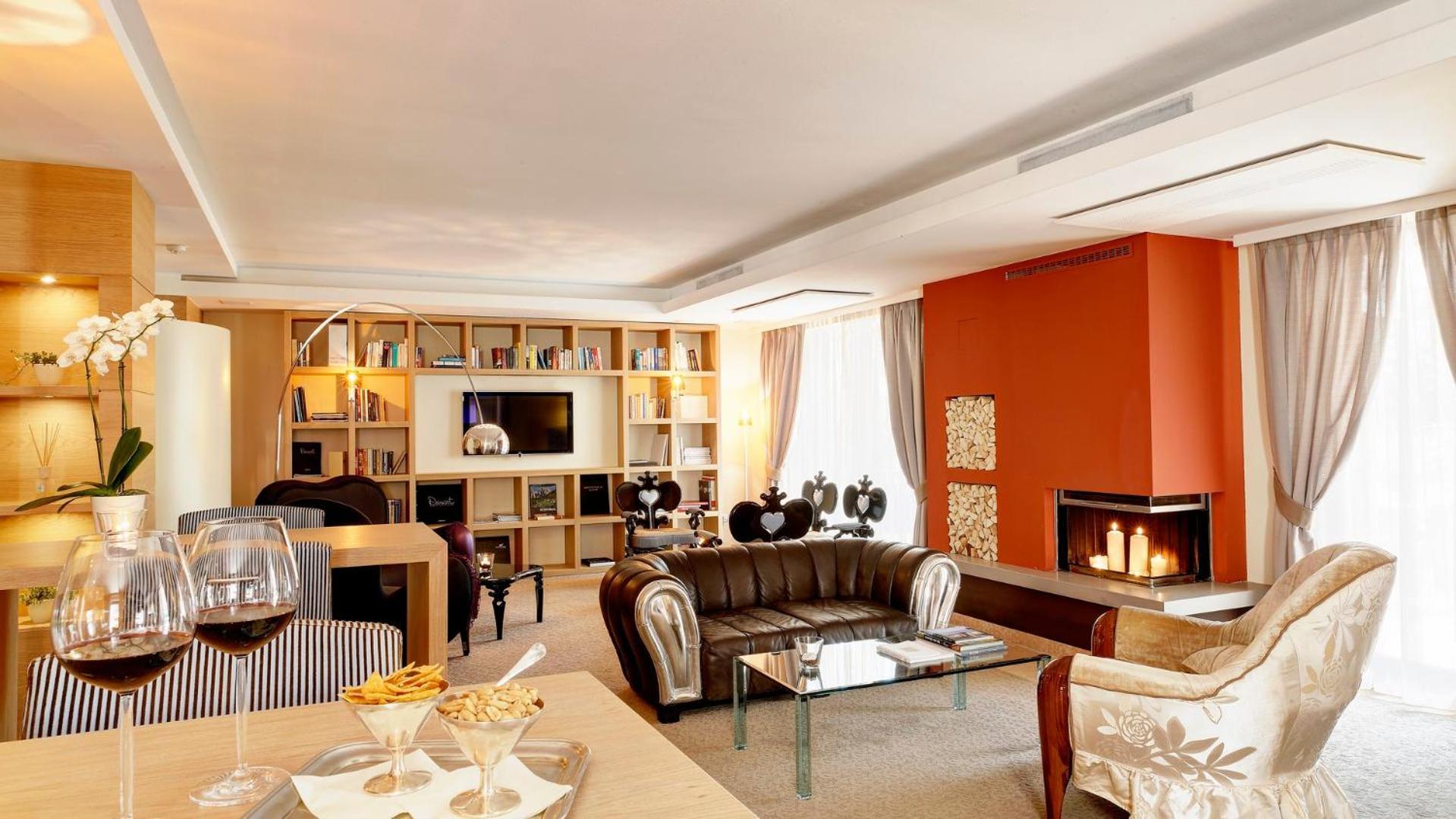 Art & Design Hotel Napura Terlano Bagian luar foto