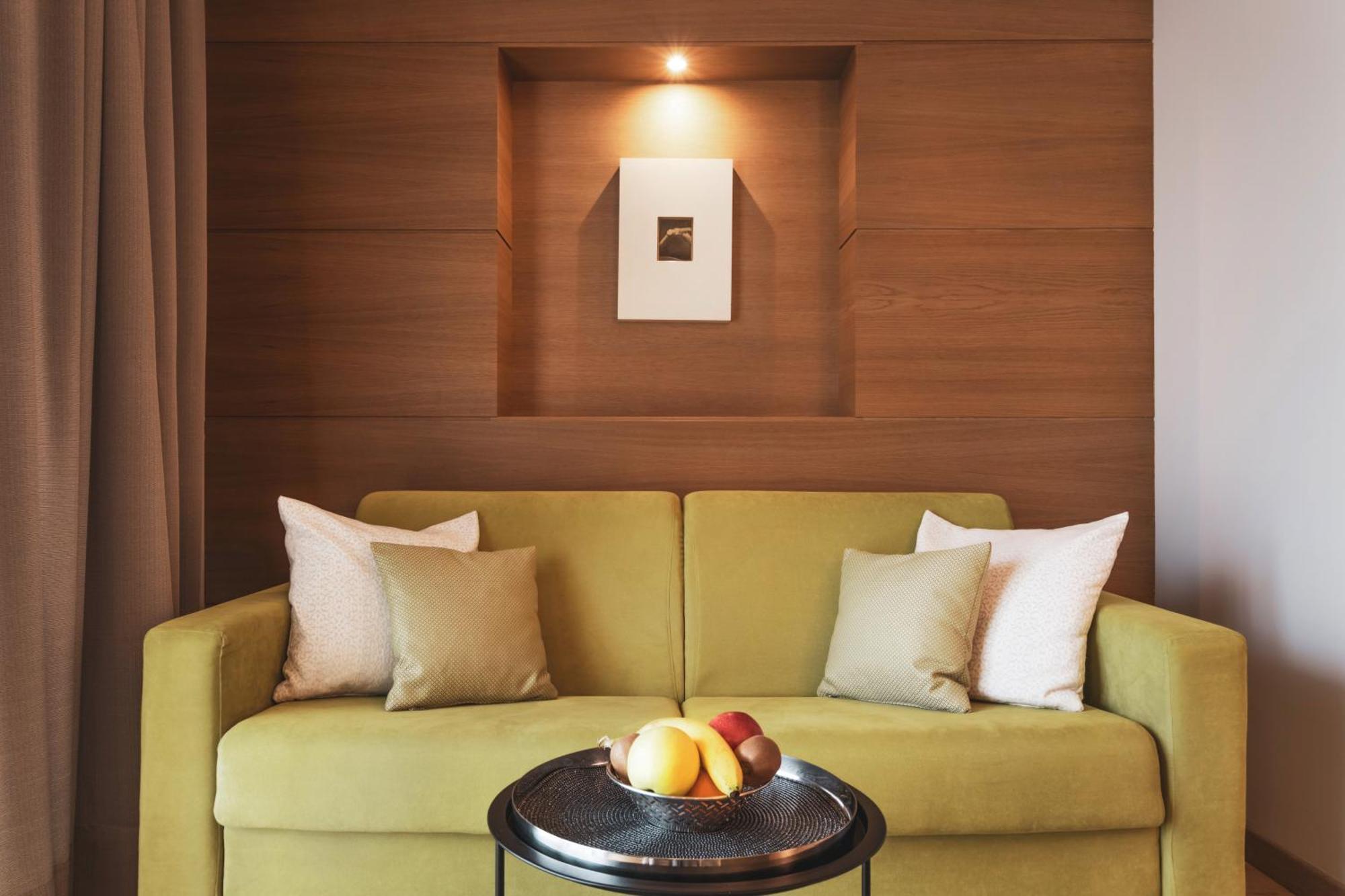 Art & Design Hotel Napura Terlano Ruang foto
