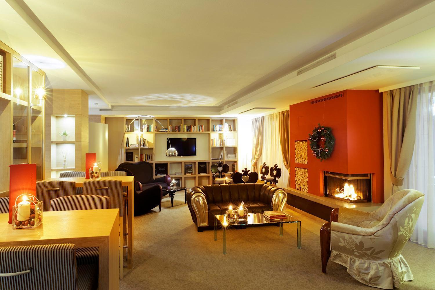 Art & Design Hotel Napura Terlano Bagian luar foto