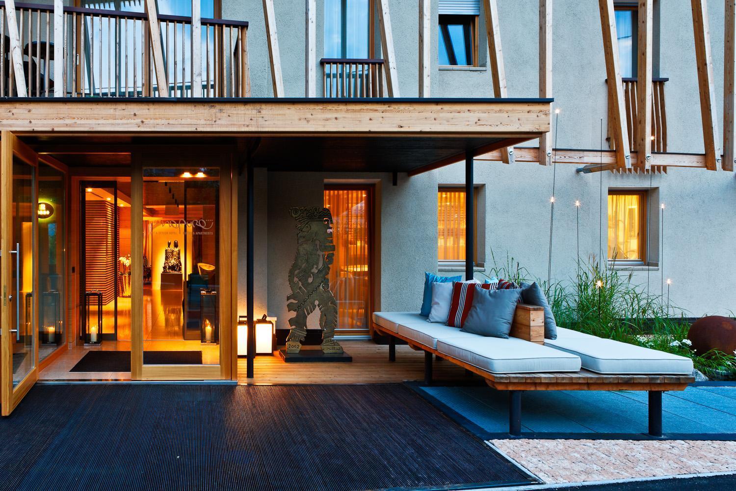 Art & Design Hotel Napura Terlano Bagian luar foto