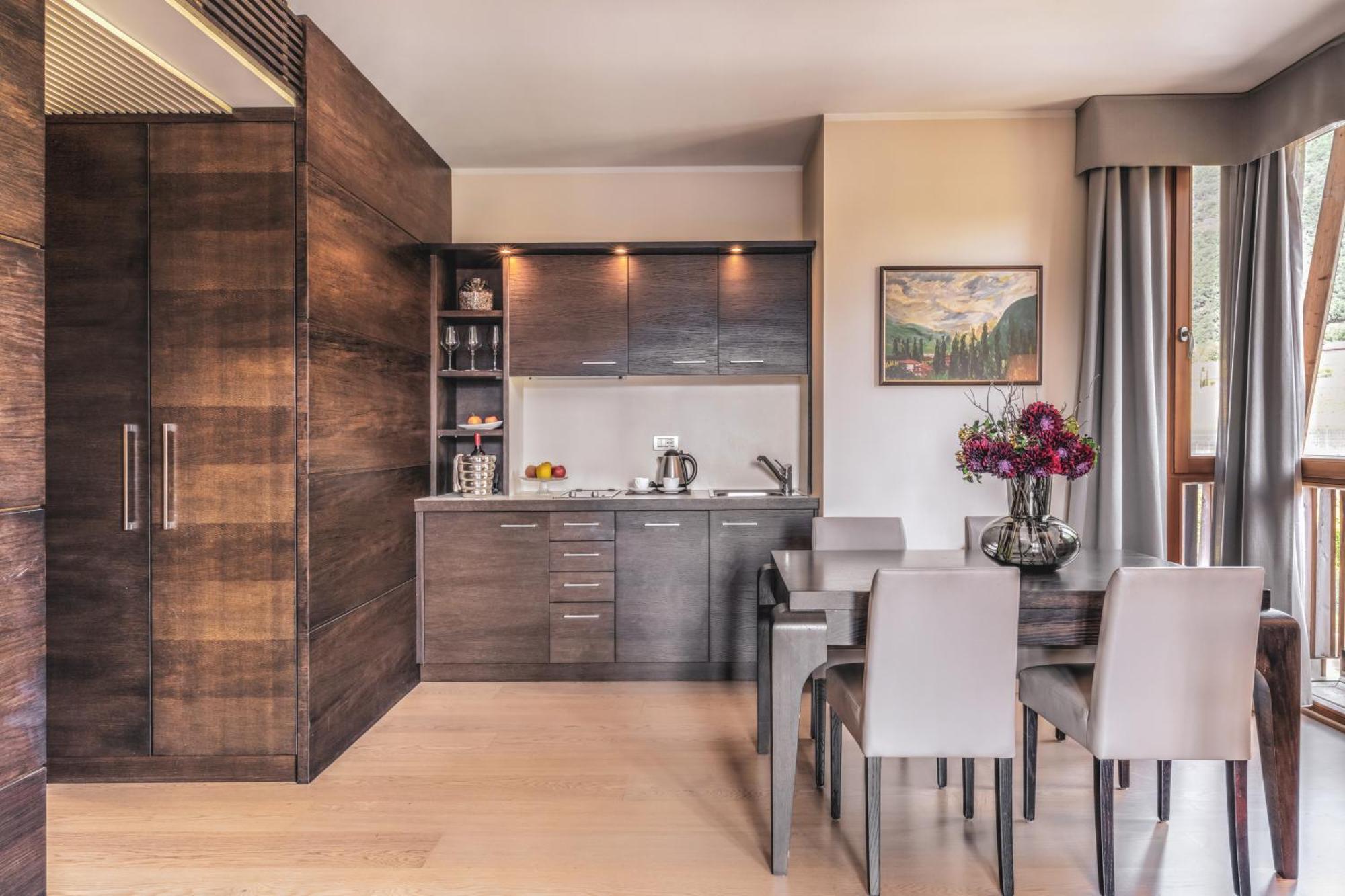 Art & Design Hotel Napura Terlano Bagian luar foto