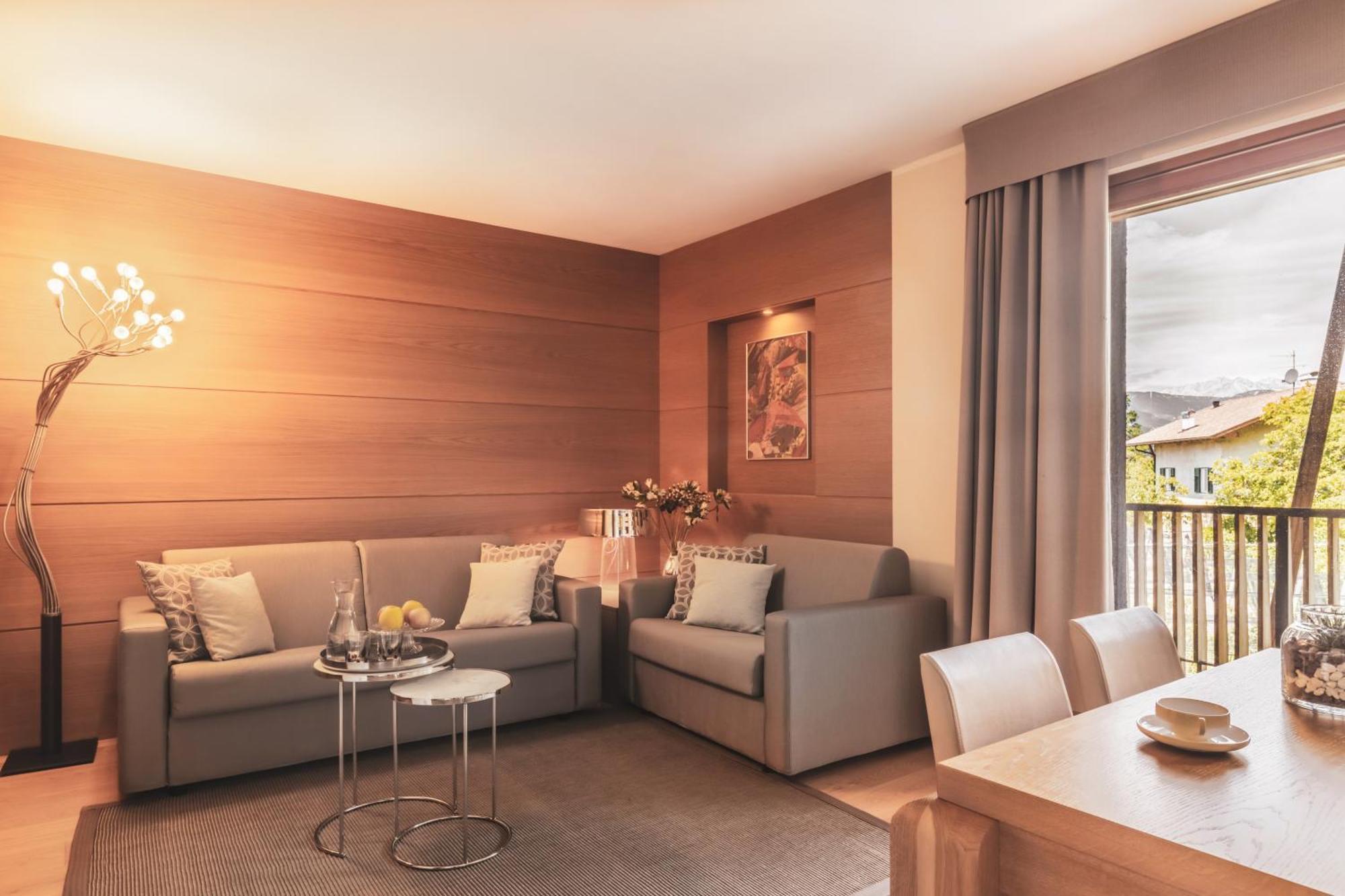 Art & Design Hotel Napura Terlano Bagian luar foto